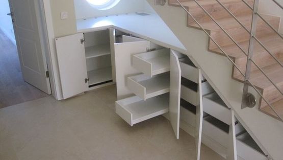 Einbauschrank unter der Treppe von Möbeltischlerei in Wien
